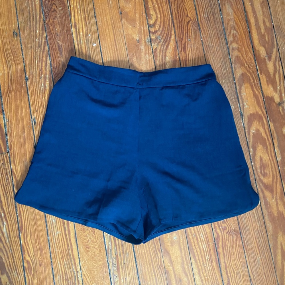 lululemon athletica navy blue high-waist shorts
